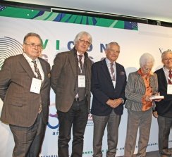 Homenaje a los fundadores de la asociación en la celebración de su 30 aniversario.