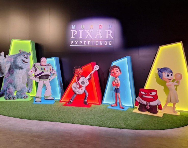Fabricación y montaje de un total de 240 piezas destinadas a la exposición celebrada en Bruselas.