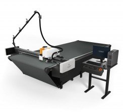Entro 24, para aplicaciones rígidas más exigentes, como plástico corrugado (hasta 10 mm de espesor), paneles acrílicos y madera contrachapada.
