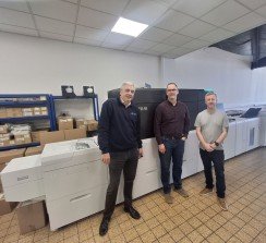 Andrew Crane, Sales Director Jet Tech; Mark Bell, Sales Director Entwistle Group; y Paul McGrath, Print Production Manager, Entwistle Group.