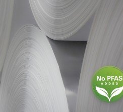 Un portfolio completo sin PFAS añadidos que facilita a convertidores y brand owners la transición hacia materiales más seguros y acordes con el nuevo marco normativo.