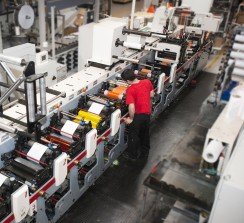  El sector sigue trabajando al 90 por ciento de su capacidad gracias a los productos esenciales de alimentación y farmacia.