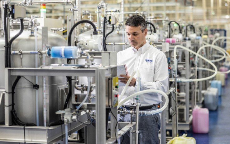 La compañía se sitúa a la vanguardia de los esfuerzos de sostenibilidad en la industria al remanufacturar también cartuchos láser y hardware.