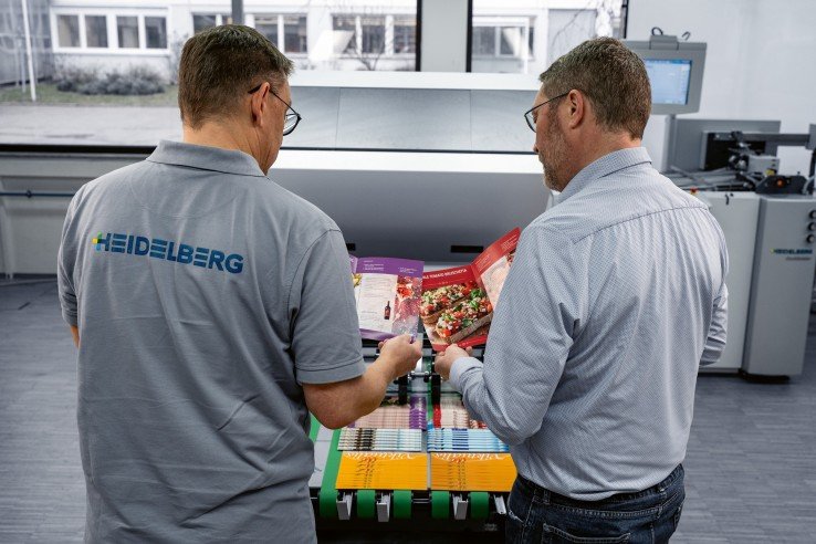 HEIDELBERG ha desarrollado el concepto Stahlfolder Fireline para la producción de productos cortados y plegados.