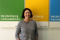 Sara recuerda que al empezar a trabajar en HEIDELBERG se sintió fascinada por el sector, "sus implicaciones en la sociedad, y el futuro que tiene de la mano de la digitalización".