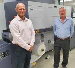 Keith Forster y Peter Jones, junto a la unidad instalada. “No existe nada parecido en términos de calidad y fiabilidad", aseguran.