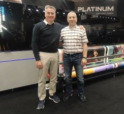 Óscar Roma, director de Ventas Iberia en Talawin, y Chady Peter Abed, director general de Talawin, en FESPA 2025.