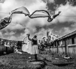 Imagen premiada de la fotoperiodista finlandesa y embajadora de Canon Meeri Koutaniemi.