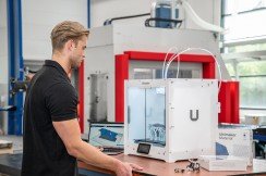 Nueva impresora 3D de alto rendimiento que destaca por su alta velocidad, facilidad de uso y versatilidad, todo ello a un precio competitivo.