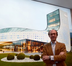 Rafael Carbonell, director general de Durst Ibérica, en la impresionante sede de la compañía en Brixen, Italia.